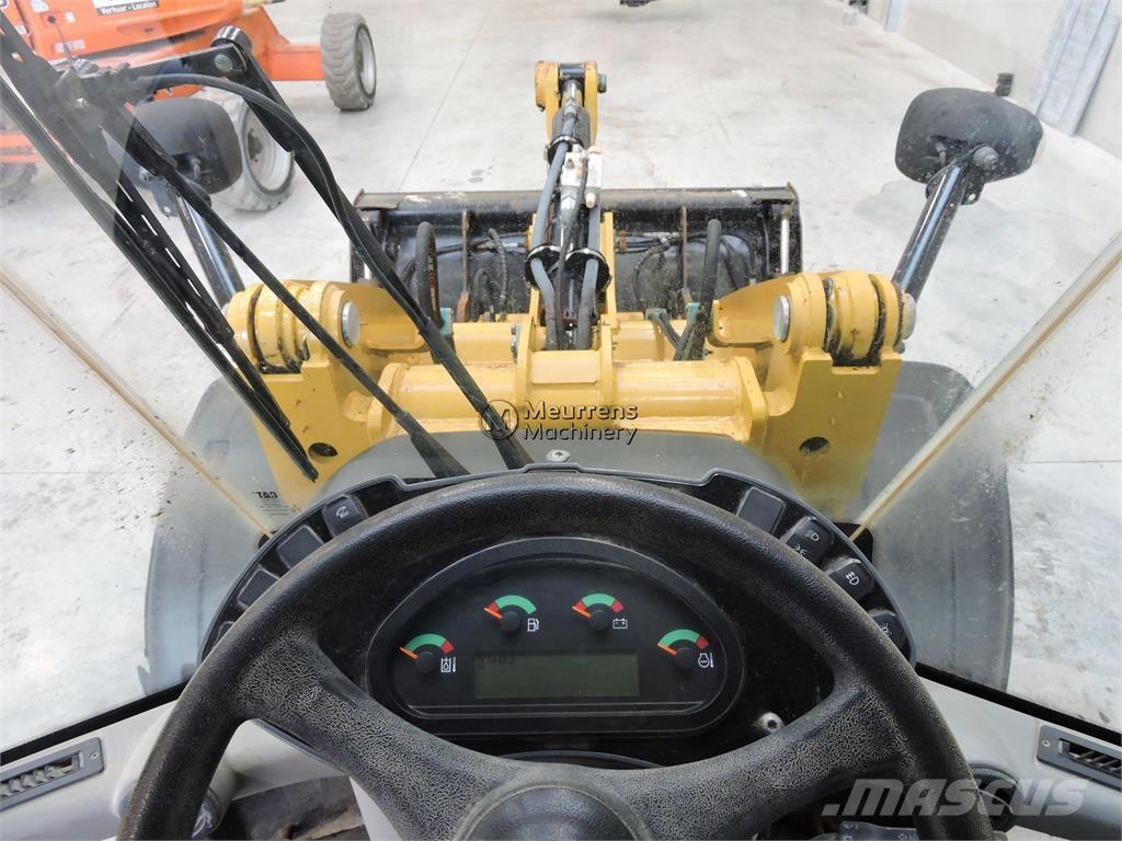 CAT 906M + FORK Kolesni nakladalci