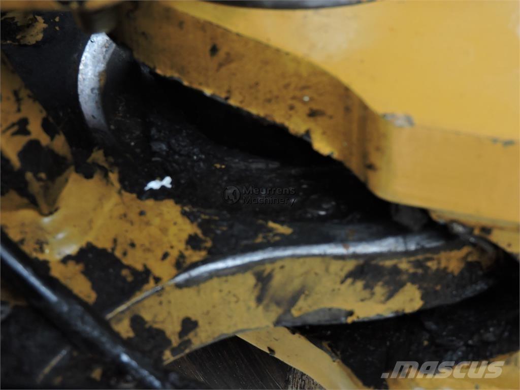 CAT 907H Kolesni nakladalci