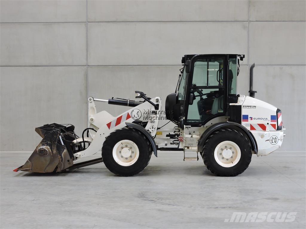 CAT 908M + FORK Kolesni nakladalci