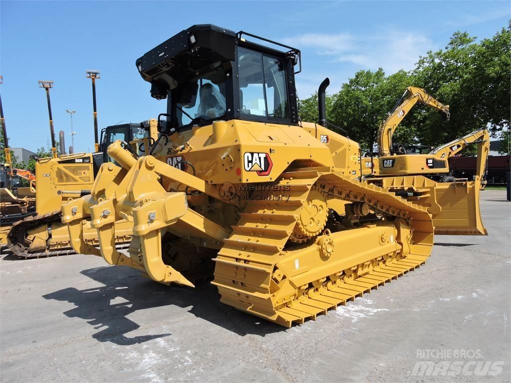 CAT D5 Buldožerji