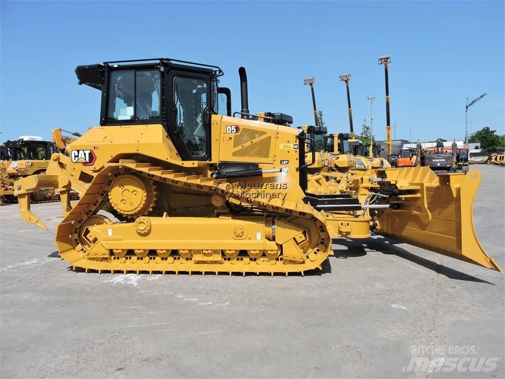 CAT D5 Buldožerji