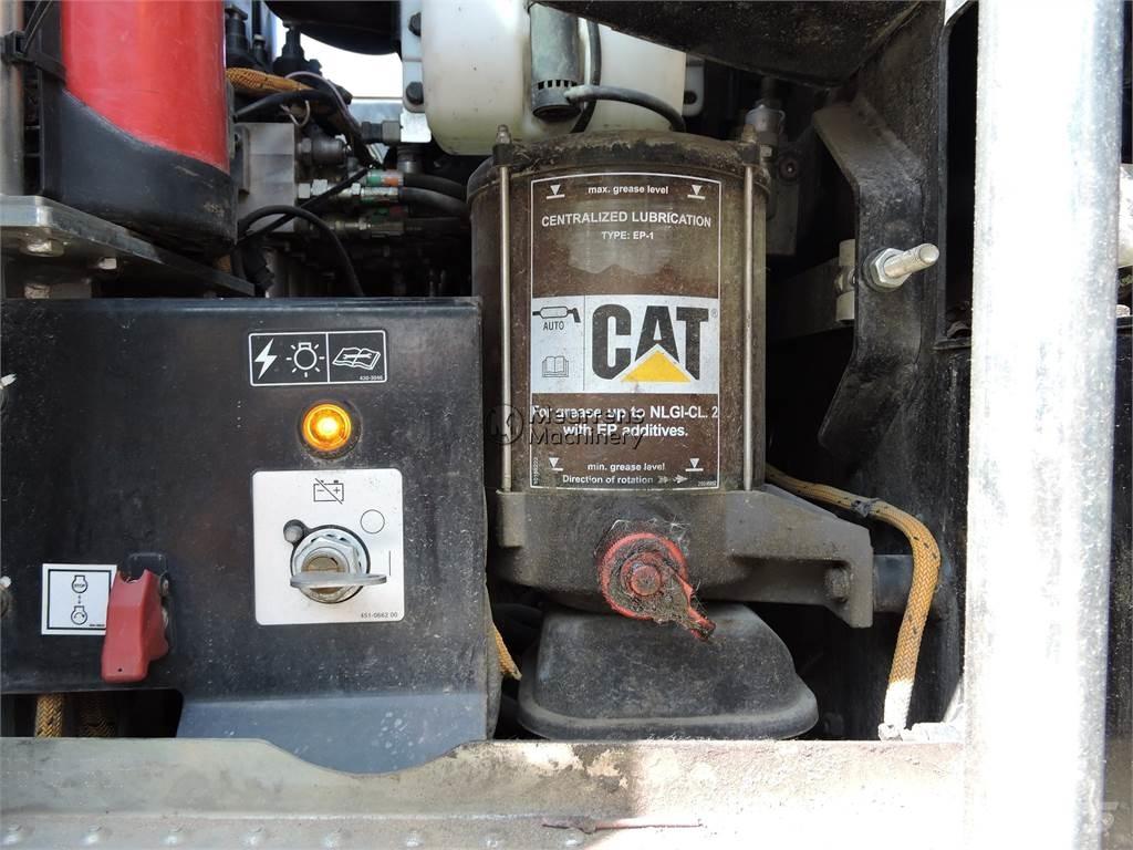 CAT M315 Bagri na kolesih