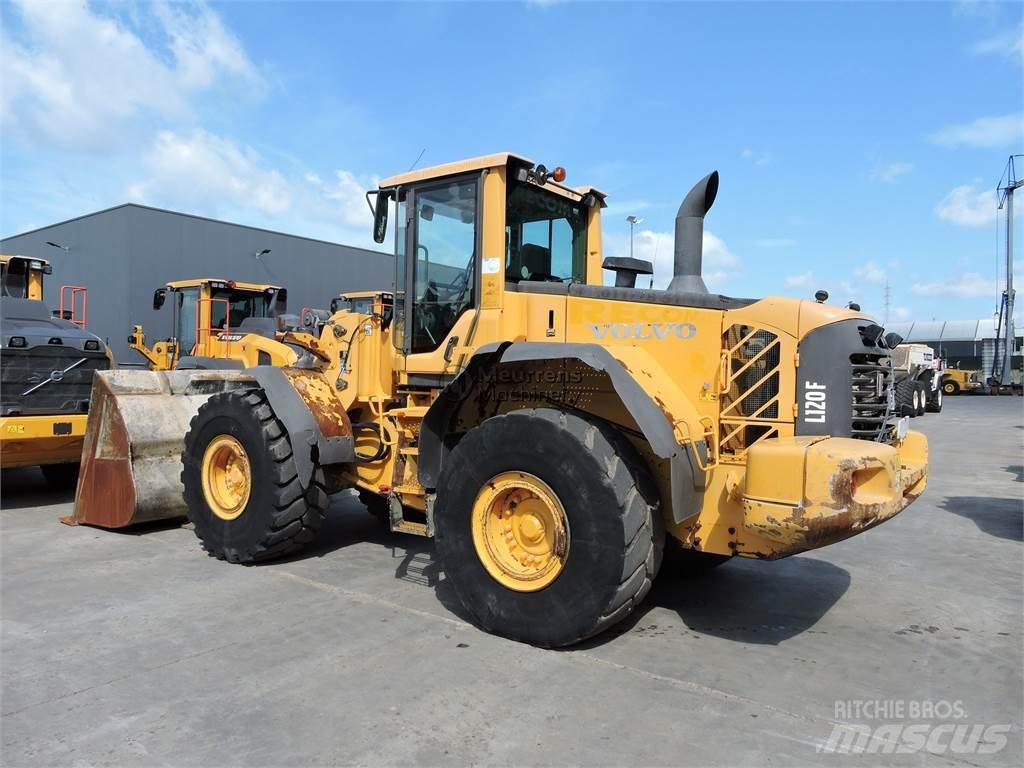 Volvo L120F Kolesni nakladalci