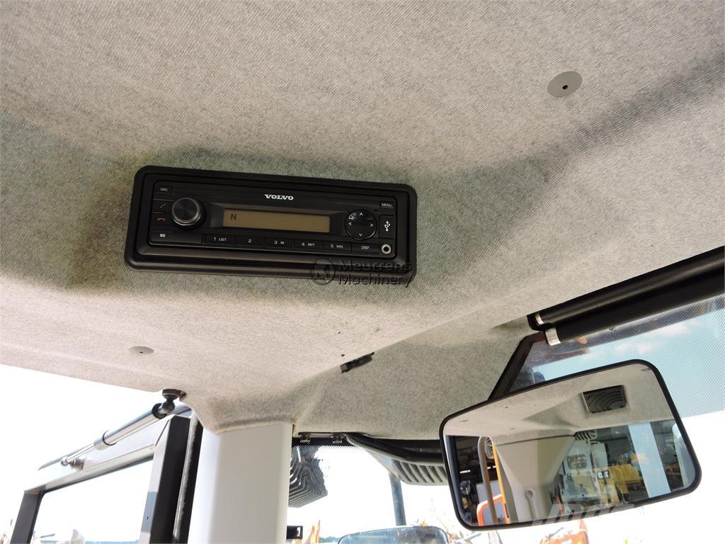 Volvo L120H Kolesni nakladalci