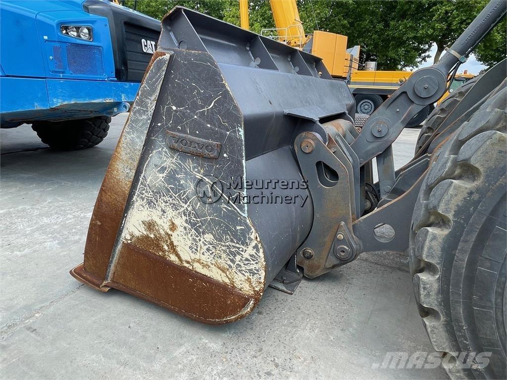 Volvo L150H Kolesni nakladalci