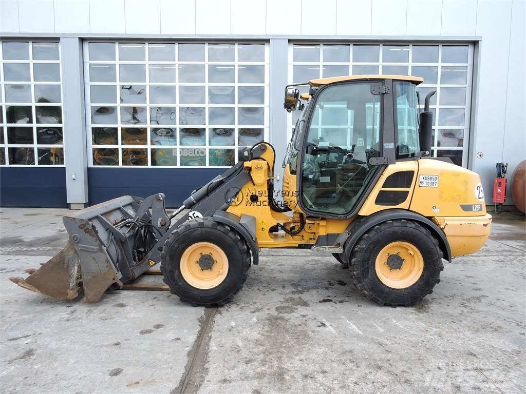 Volvo L25F Kolesni nakladalci
