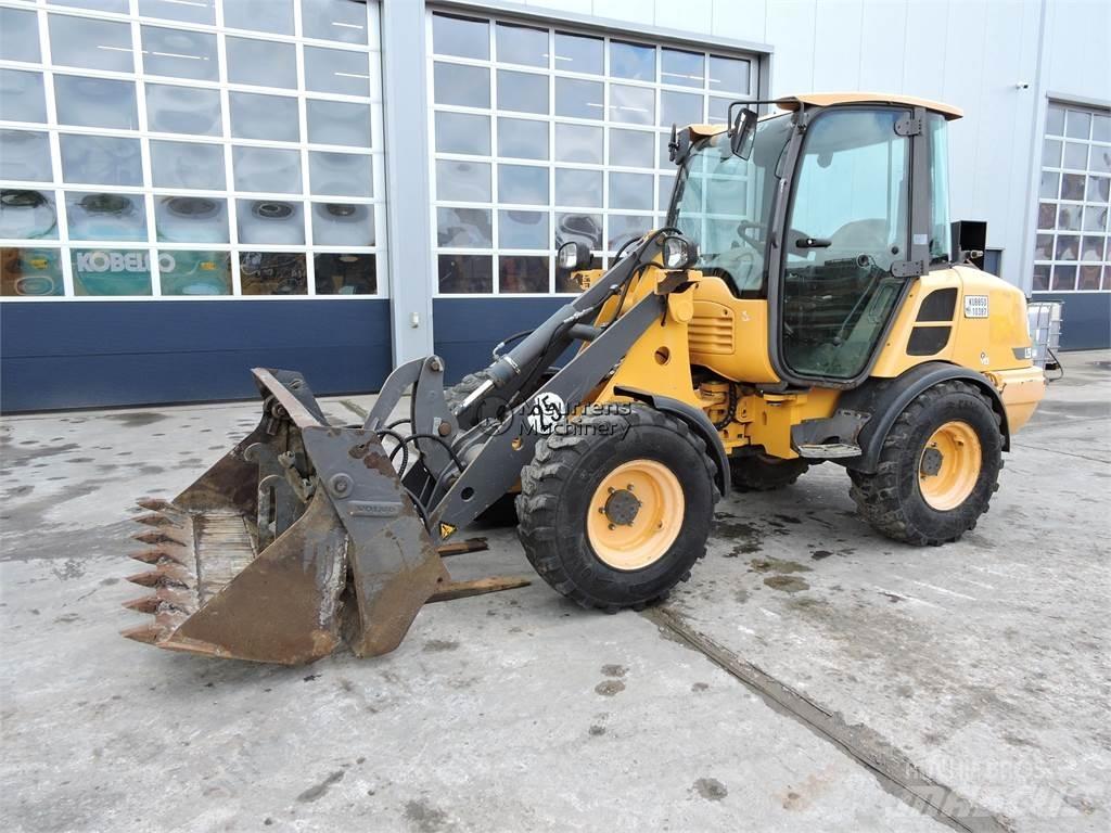 Volvo L25F Kolesni nakladalci