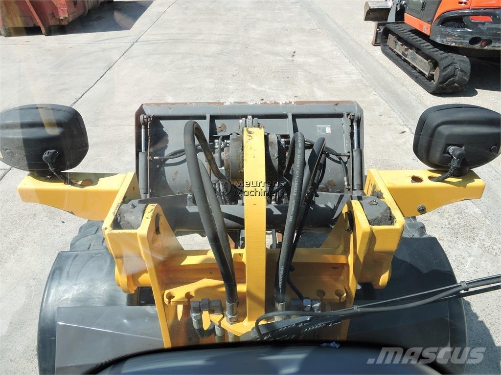 Volvo L25F + FORK Kolesni nakladalci