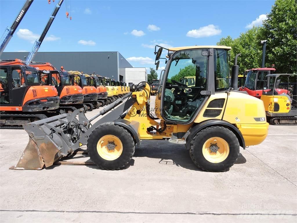 Volvo L25F + FORK Kolesni nakladalci