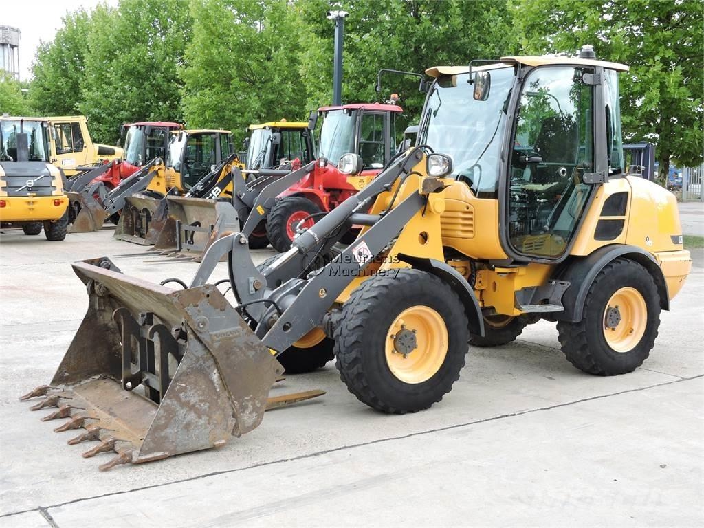 Volvo L25F + FORK Kolesni nakladalci