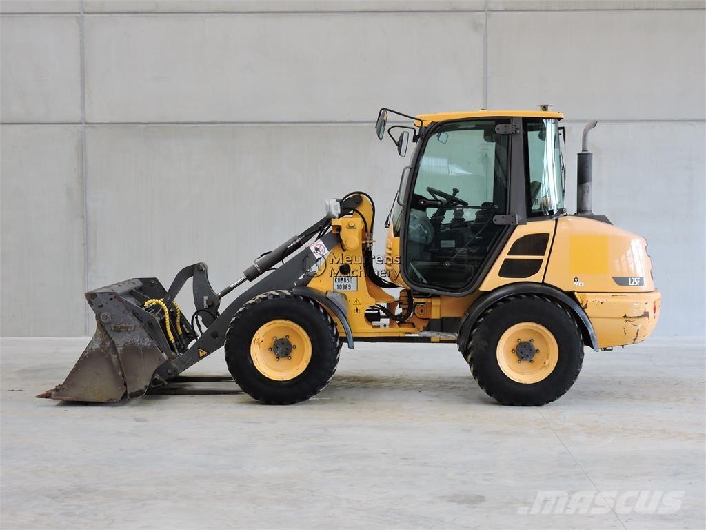 Volvo L25F + FORK Kolesni nakladalci