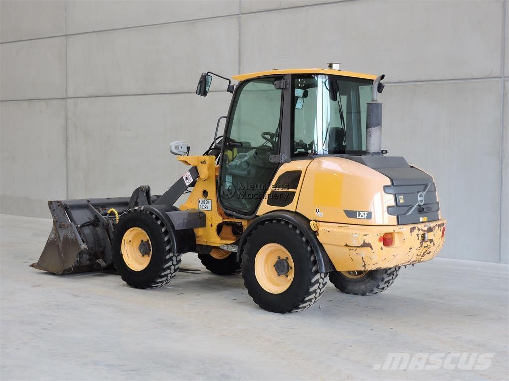 Volvo L25F + FORK Kolesni nakladalci