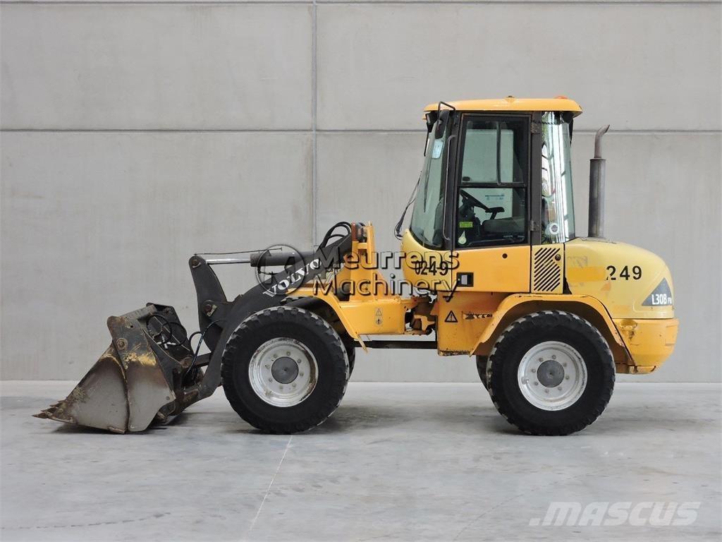 Volvo L30B Kolesni nakladalci