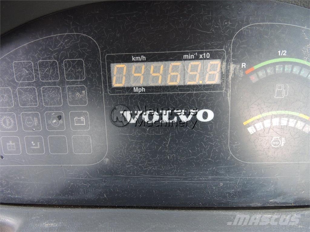 Volvo L30B Kolesni nakladalci