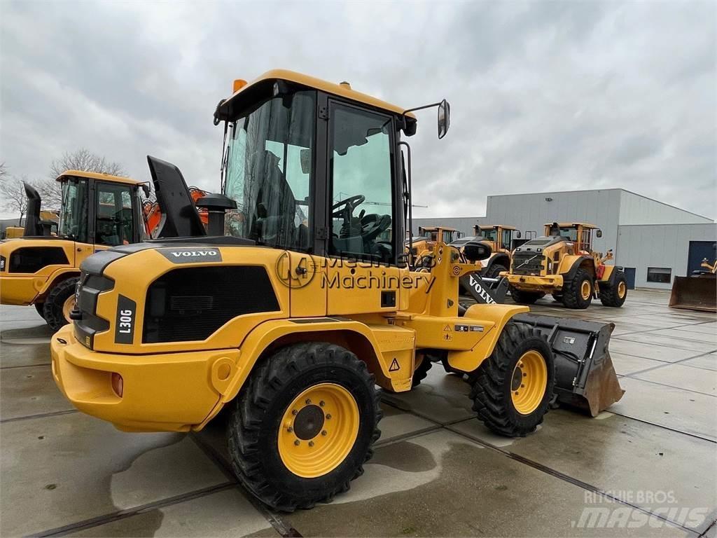 Volvo L30G Kolesni nakladalci