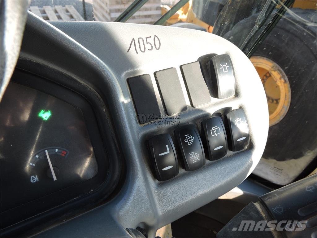 Volvo L30G Kolesni nakladalci