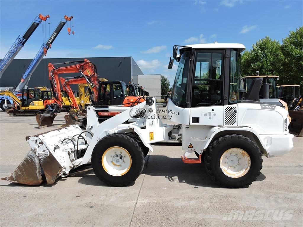Volvo L30G + FORK Kolesni nakladalci