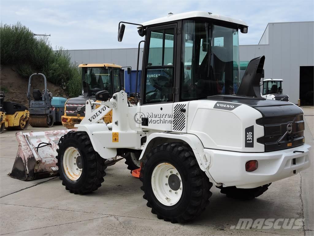 Volvo L30G + FORK Kolesni nakladalci
