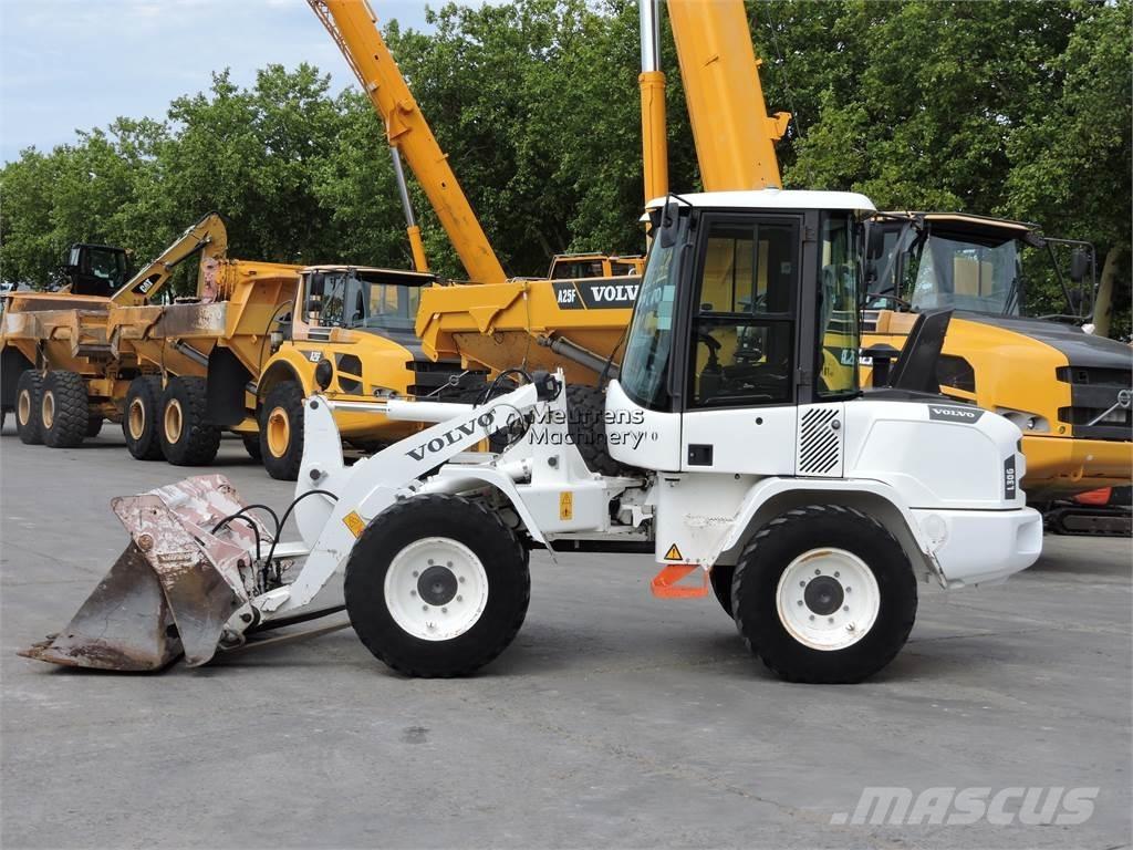 Volvo L30G + FORK Kolesni nakladalci
