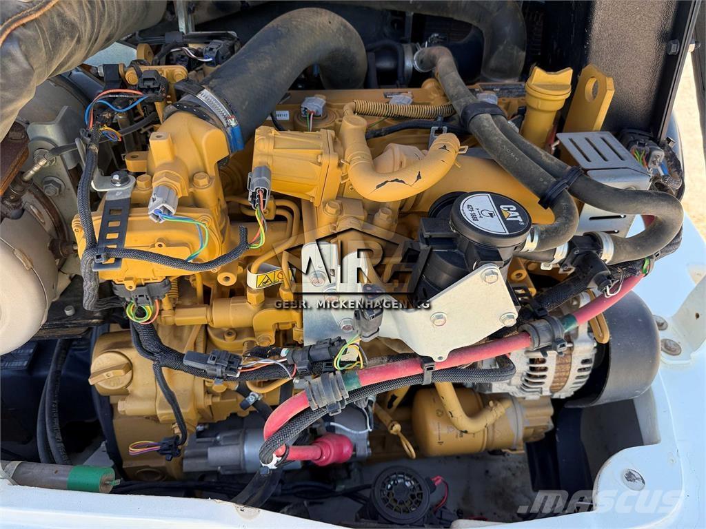 CAT 908 M Kolesni nakladalci