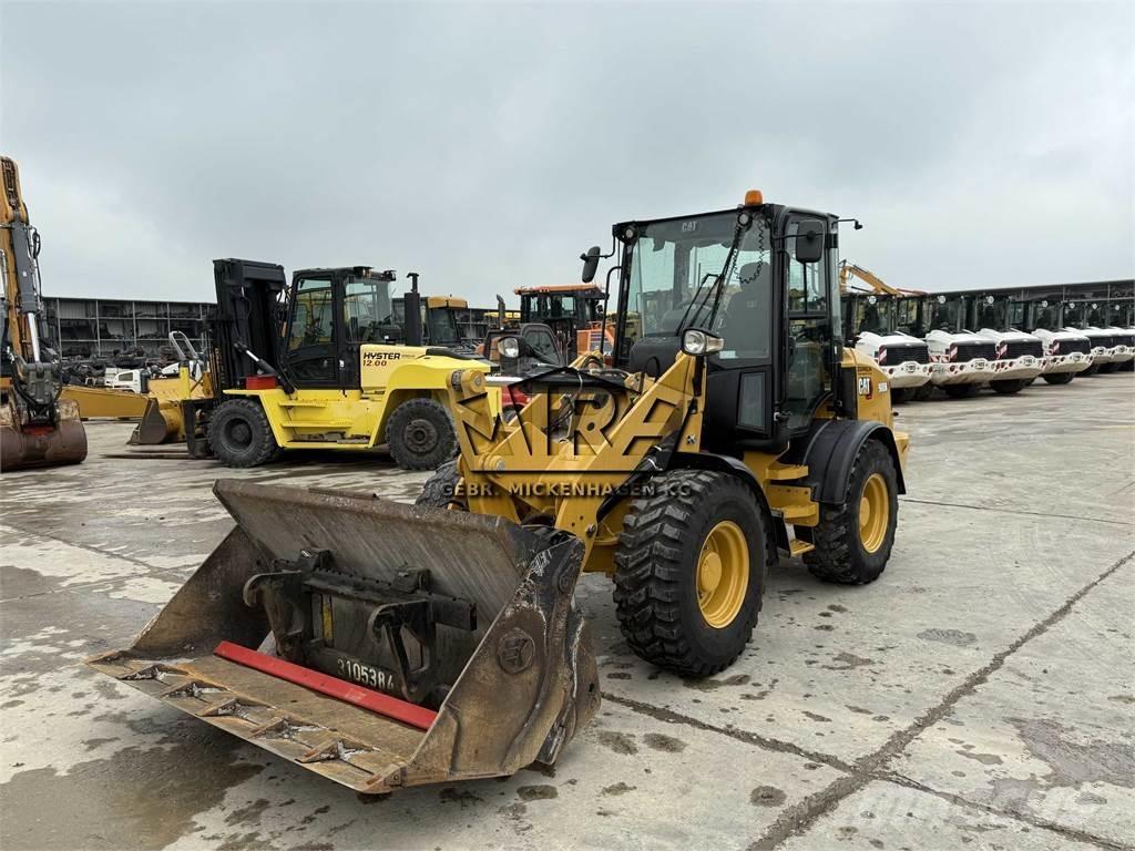 CAT 908 M Kolesni nakladalci