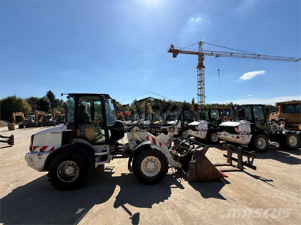 CAT 908 M Kolesni nakladalci