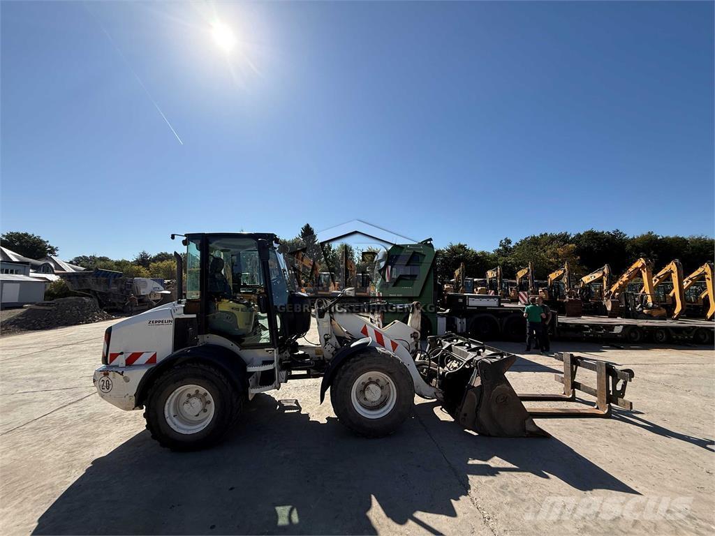 CAT 908 M Kolesni nakladalci