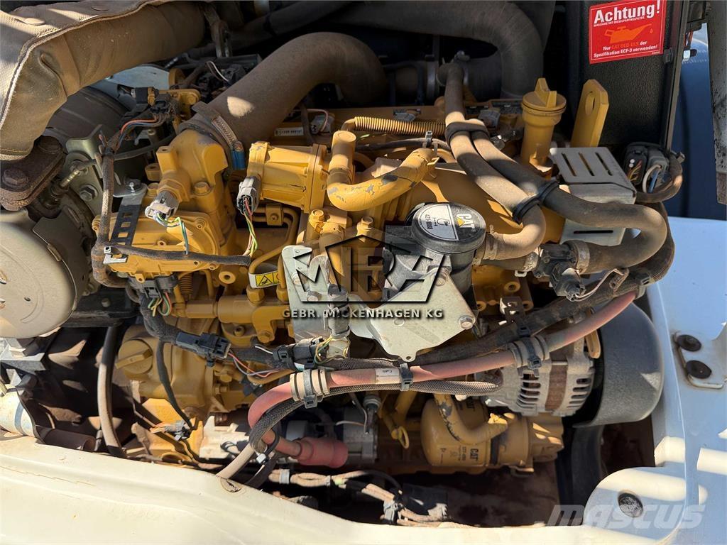 CAT 908 M Kolesni nakladalci