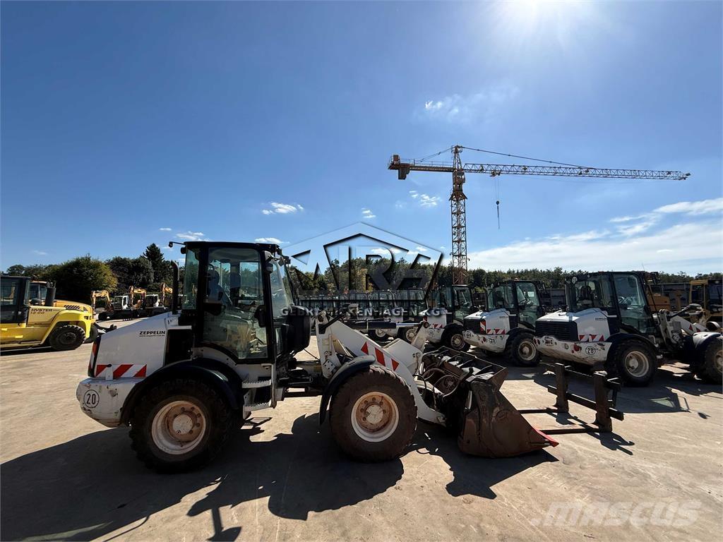CAT 908 M Kolesni nakladalci