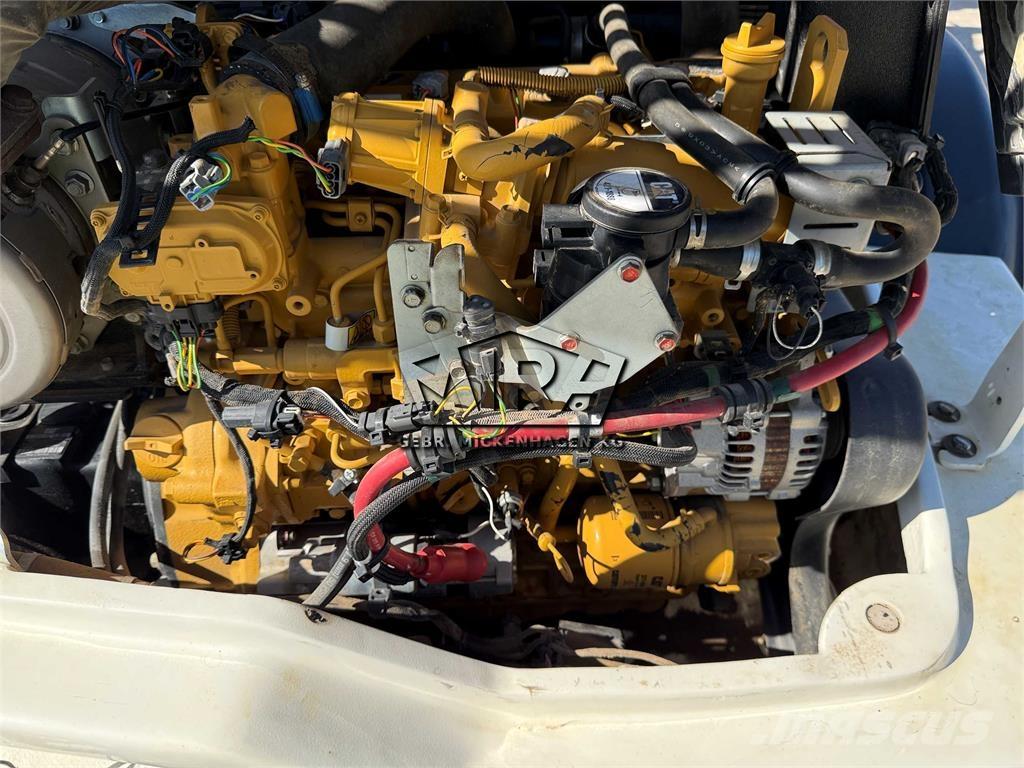 CAT 908 M Kolesni nakladalci