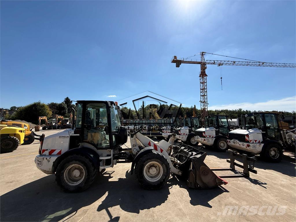 CAT 908 M Kolesni nakladalci