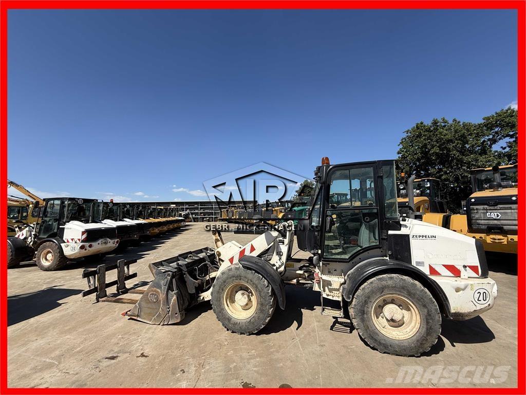 CAT 908 M Kolesni nakladalci