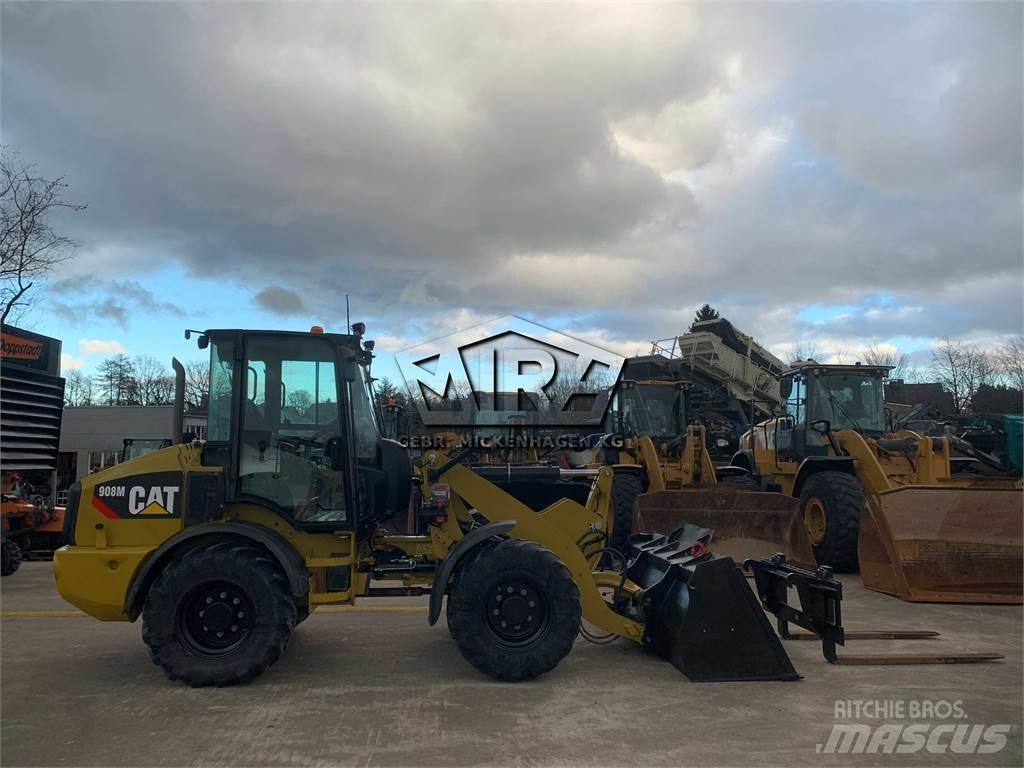 CAT 908M Kolesni nakladalci