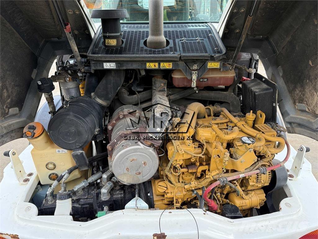 CAT 908M Kolesni nakladalci