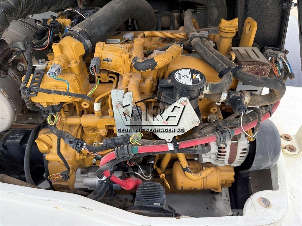 CAT 908M Kolesni nakladalci