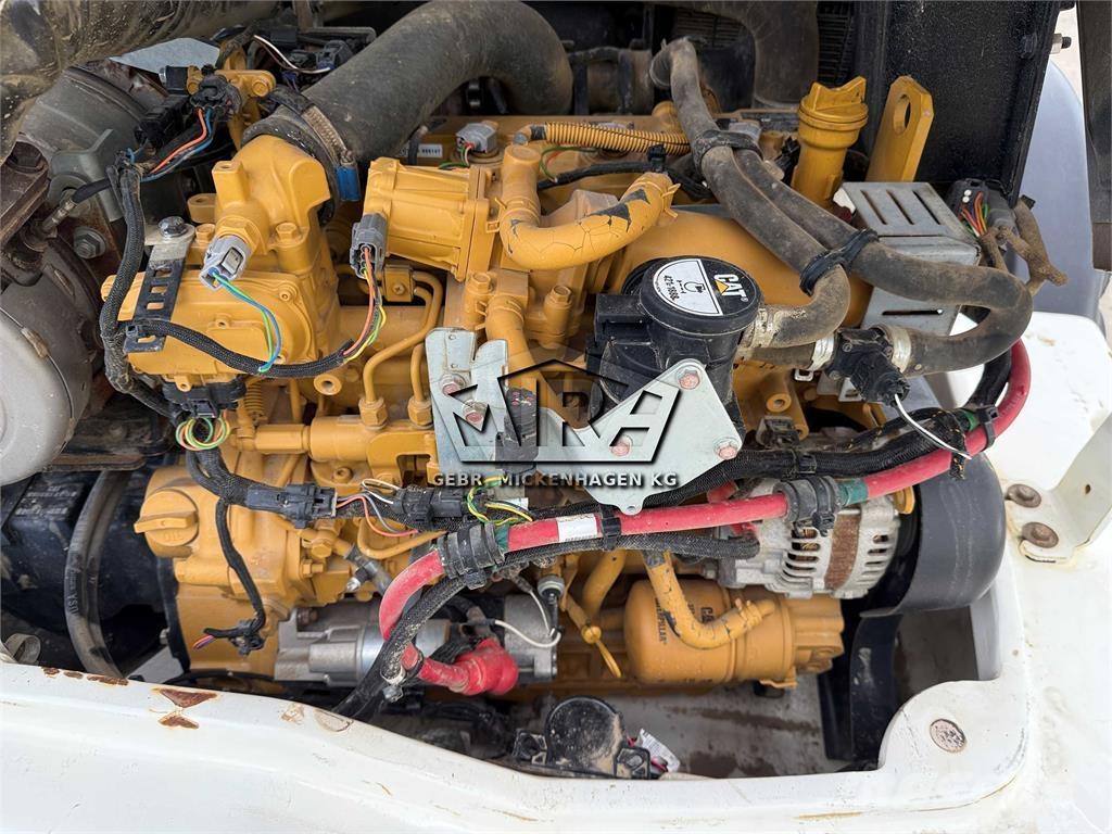 CAT 908M Kolesni nakladalci