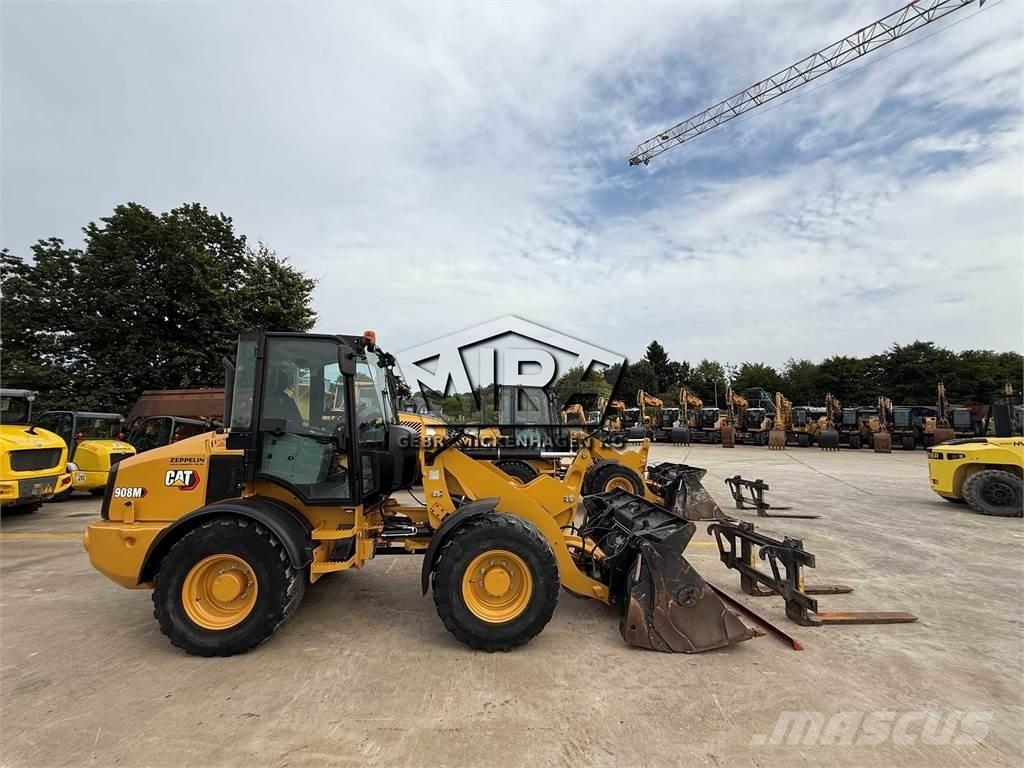 CAT 908M Kolesni nakladalci