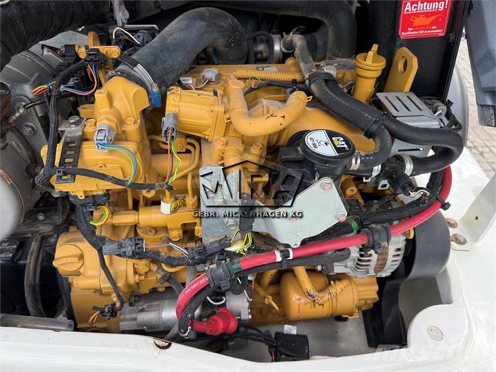 CAT 908M Kolesni nakladalci