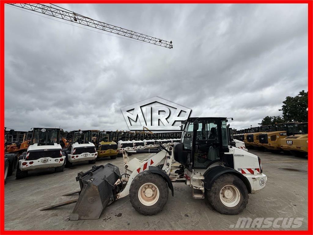 CAT 908M Kolesni nakladalci