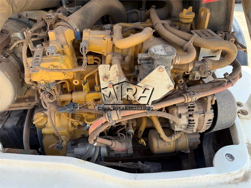 CAT 908M Kolesni nakladalci