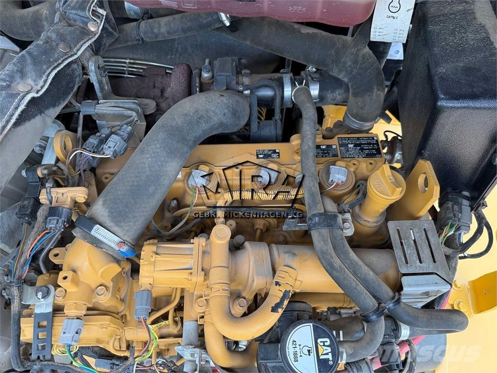 CAT 908M Kolesni nakladalci