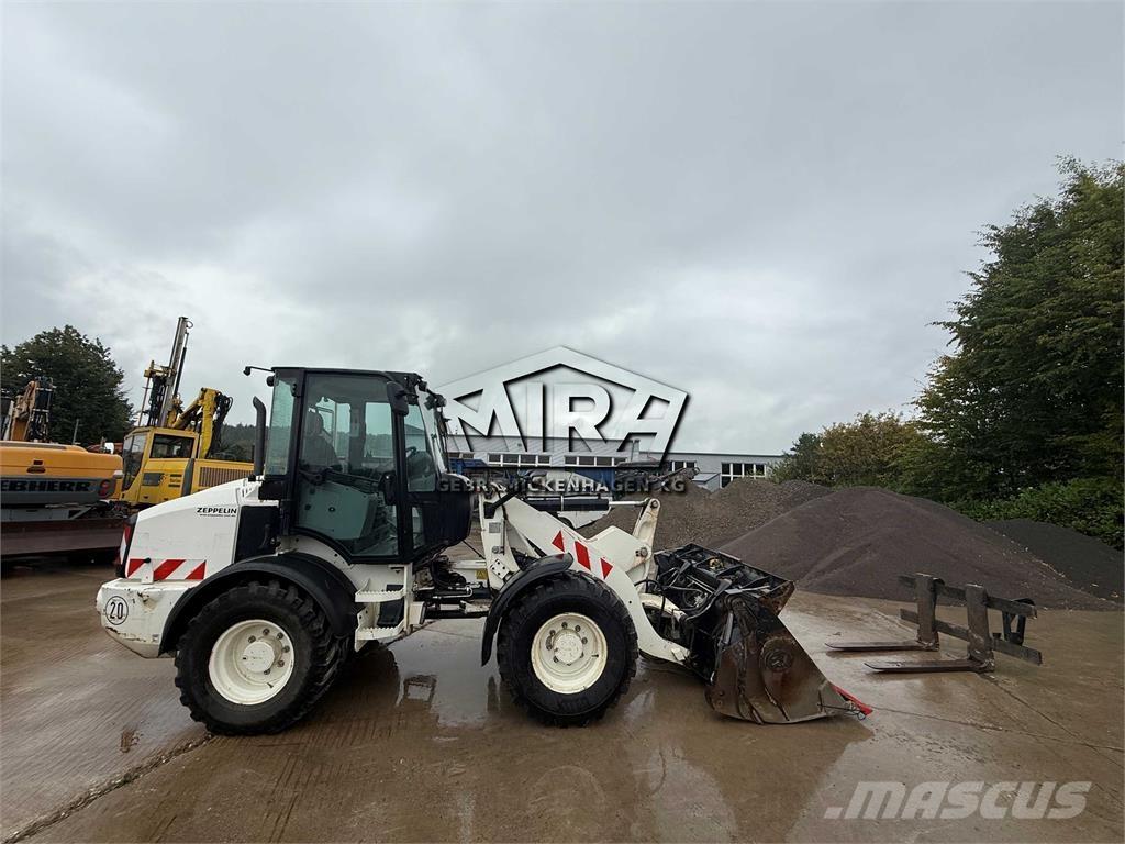 CAT 908M Kolesni nakladalci