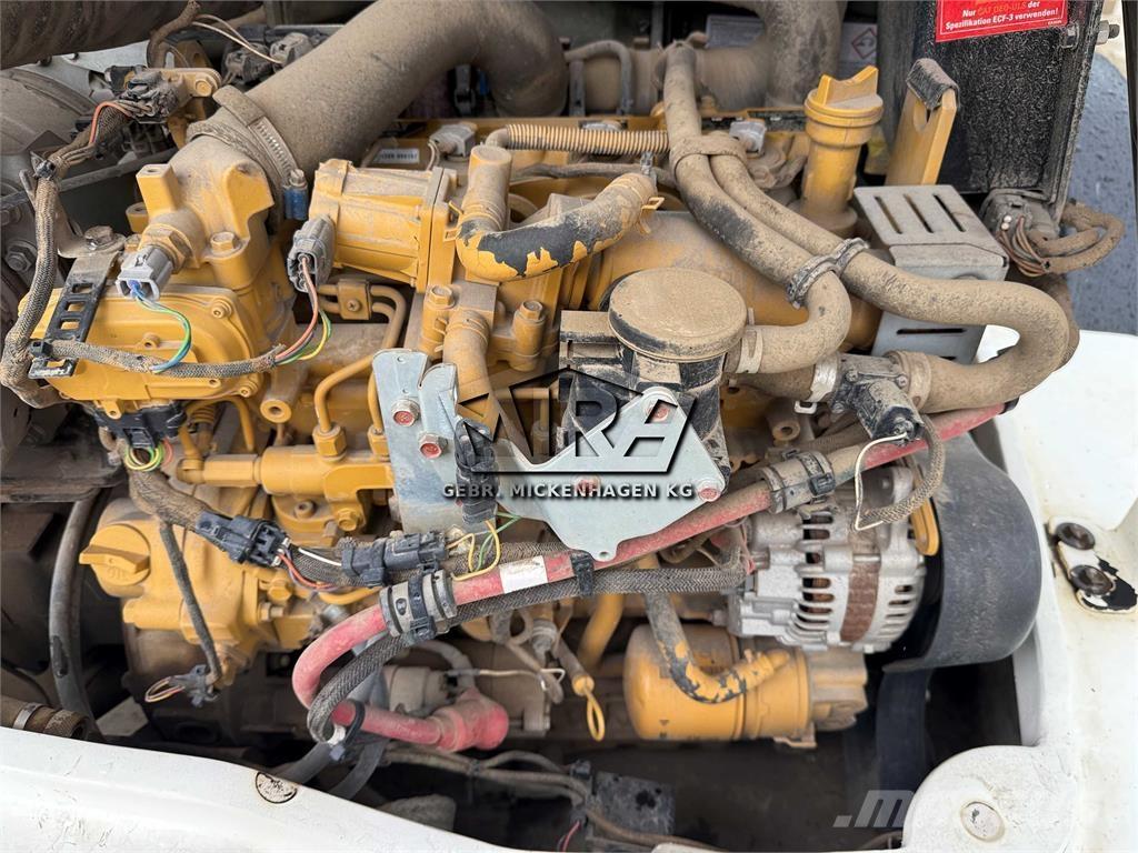 CAT 908M Kolesni nakladalci