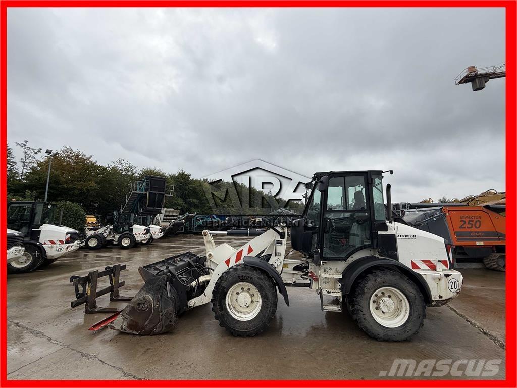 CAT 908M Kolesni nakladalci