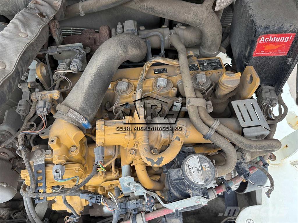 CAT 908M Kolesni nakladalci