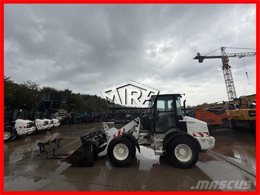 CAT 908M Kolesni nakladalci