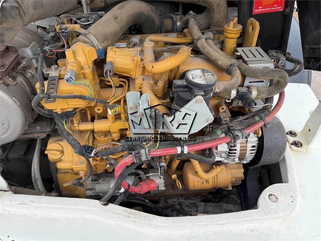 CAT 908M Kolesni nakladalci