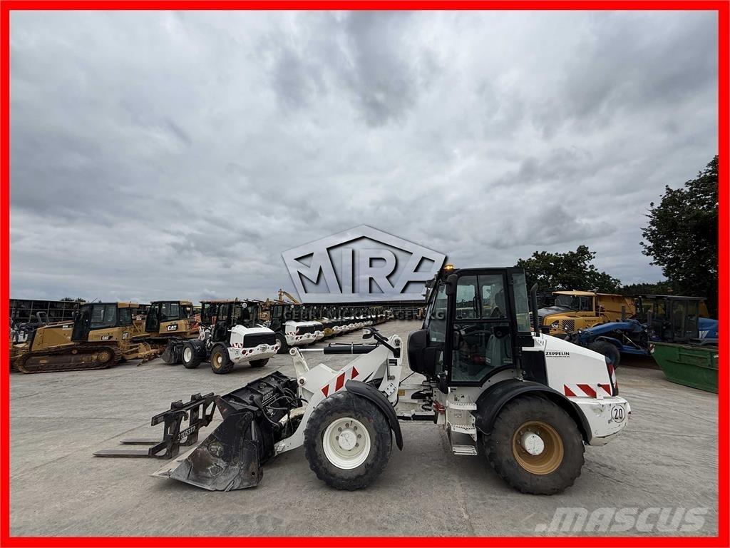 CAT 908M Kolesni nakladalci