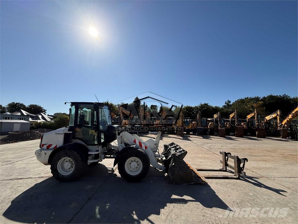 CAT 908M Kolesni nakladalci