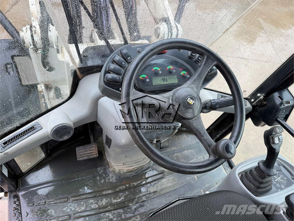 CAT 908M Kolesni nakladalci